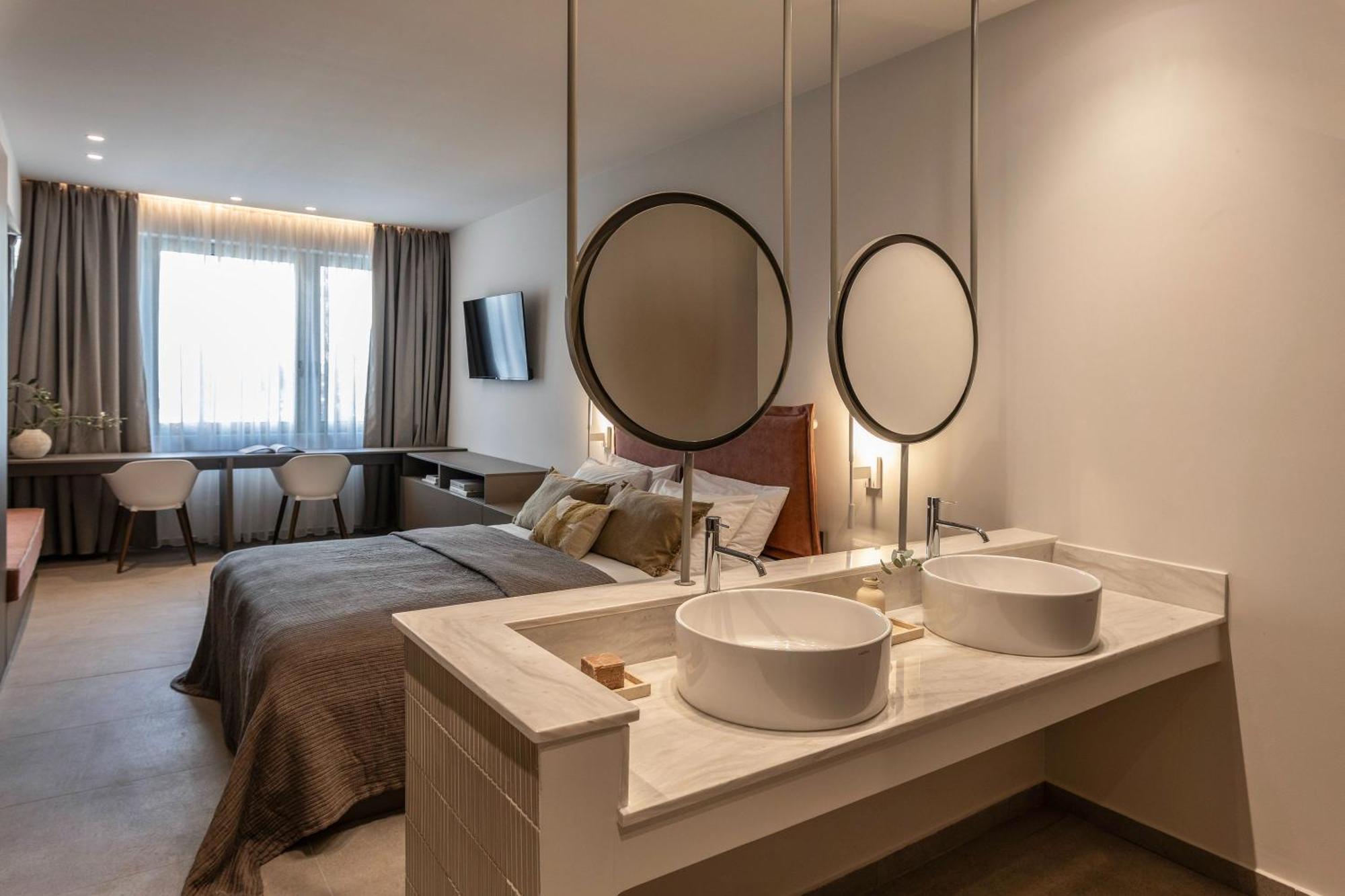 Celestial Athens Suites At Praxitelous エクステリア 写真